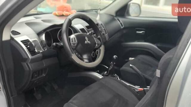 Сірий Міцубісі Аутлендер, об'ємом двигуна 1.97 л та пробігом 197 тис. км за 8999 $, фото 15 на Automoto.ua