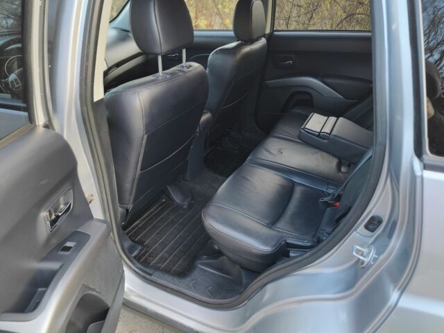 Сірий Міцубісі Аутлендер, об'ємом двигуна 0 л та пробігом 320 тис. км за 4049 $, фото 13 на Automoto.ua