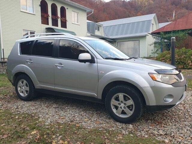 Серый Мицубиси Аутлендер, объемом двигателя 2 л и пробегом 320 тыс. км за 7500 $, фото 11 на Automoto.ua