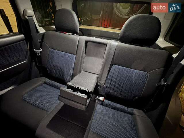 Серый Мицубиси Аутлендер, объемом двигателя 2.38 л и пробегом 238 тыс. км за 7450 $, фото 38 на Automoto.ua