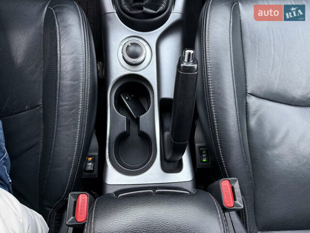 Серый Мицубиси Аутлендер, объемом двигателя 2 л и пробегом 299 тыс. км за 7750 $, фото 24 на Automoto.ua