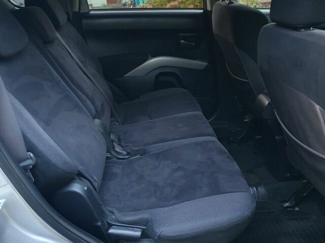 Серый Мицубиси Аутлендер, объемом двигателя 2 л и пробегом 320 тыс. км за 7500 $, фото 18 на Automoto.ua