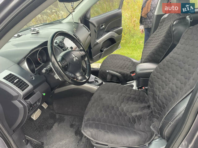 Сірий Міцубісі Аутлендер, об'ємом двигуна 3 л та пробігом 235 тис. км за 8500 $, фото 10 на Automoto.ua