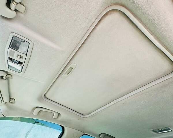 Серый Мицубиси Аутлендер, объемом двигателя 3 л и пробегом 188 тыс. км за 10000 $, фото 27 на Automoto.ua