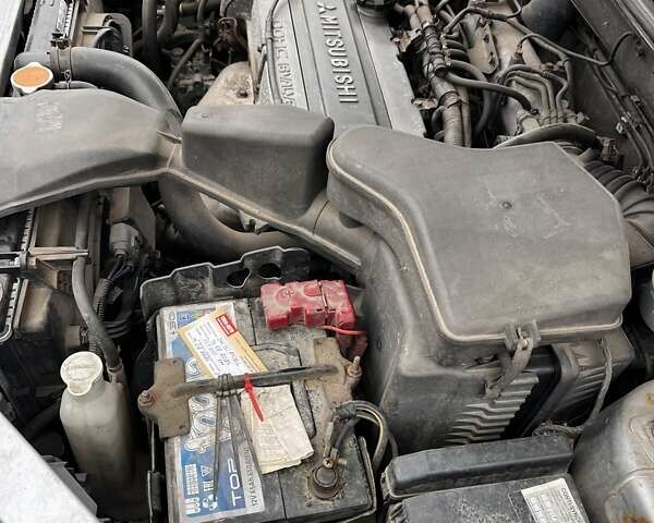 Сірий Міцубісі Аутлендер, об'ємом двигуна 2 л та пробігом 332 тис. км за 6200 $, фото 8 на Automoto.ua