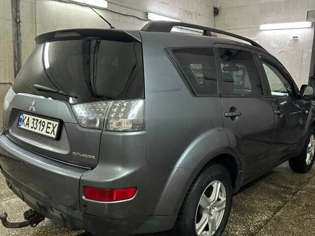 Серый Мицубиси Аутлендер, объемом двигателя 2.4 л и пробегом 190 тыс. км за 8000 $, фото 3 на Automoto.ua