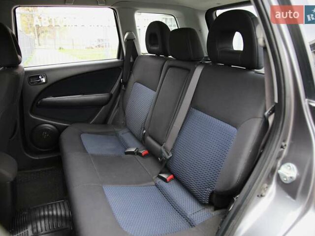 Серый Мицубиси Аутлендер, объемом двигателя 0 л и пробегом 240 тыс. км за 7200 $, фото 7 на Automoto.ua