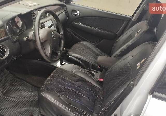 Серый Мицубиси Аутлендер, объемом двигателя 2.38 л и пробегом 204 тыс. км за 6100 $, фото 8 на Automoto.ua