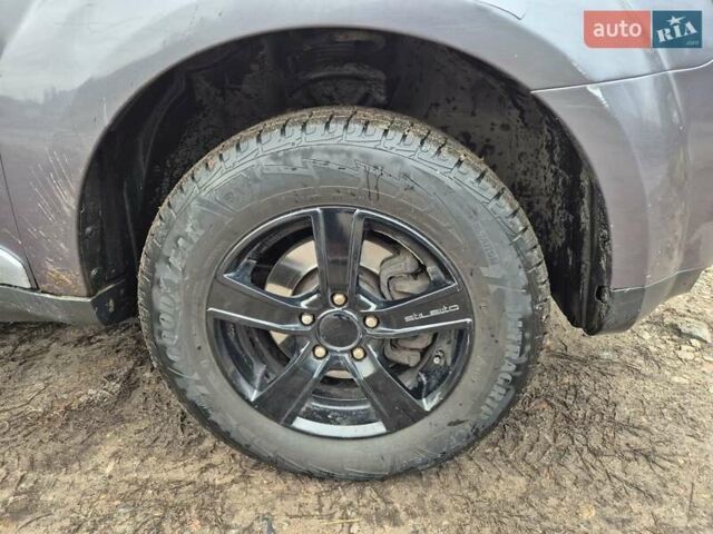 Сірий Міцубісі Аутлендер, об'ємом двигуна 3 л та пробігом 299 тис. км за 9000 $, фото 6 на Automoto.ua