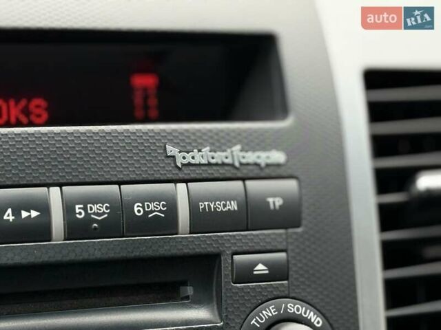 Сірий Міцубісі Аутлендер, об'ємом двигуна 3 л та пробігом 195 тис. км за 9999 $, фото 21 на Automoto.ua