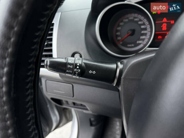 Серый Мицубиси Аутлендер, объемом двигателя 2 л и пробегом 299 тыс. км за 7750 $, фото 20 на Automoto.ua
