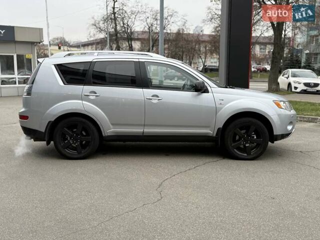 Сірий Міцубісі Аутлендер, об'ємом двигуна 3 л та пробігом 195 тис. км за 9999 $, фото 7 на Automoto.ua