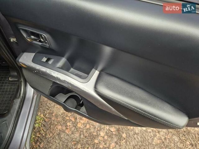 Сірий Міцубісі Аутлендер, об'ємом двигуна 3 л та пробігом 299 тис. км за 9000 $, фото 13 на Automoto.ua