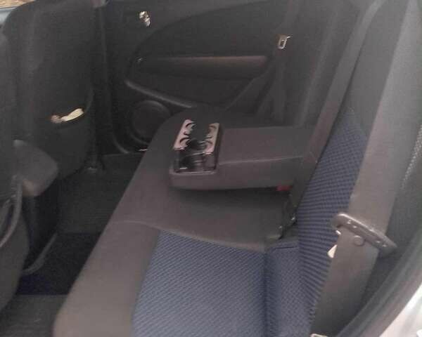 Сірий Міцубісі Аутлендер, об'ємом двигуна 2 л та пробігом 268 тис. км за 7500 $, фото 6 на Automoto.ua