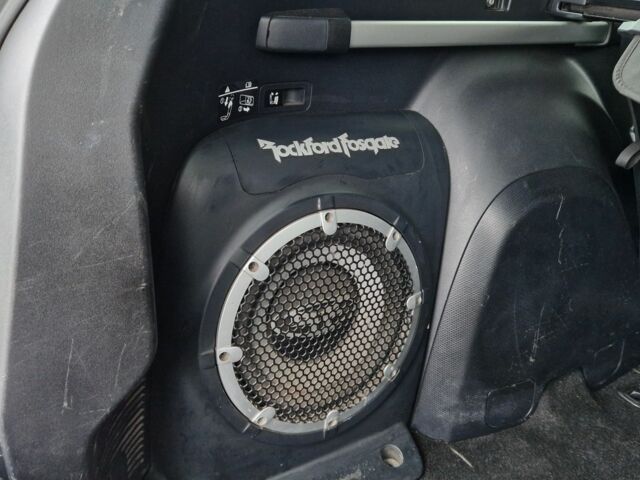 Серый Мицубиси Аутлендер, объемом двигателя 3 л и пробегом 197 тыс. км за 9500 $, фото 20 на Automoto.ua