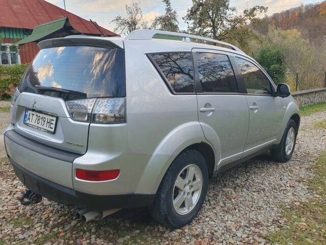 Серый Мицубиси Аутлендер, объемом двигателя 2 л и пробегом 320 тыс. км за 7500 $, фото 10 на Automoto.ua