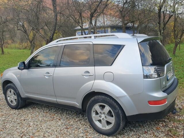 Серый Мицубиси Аутлендер, объемом двигателя 2 л и пробегом 320 тыс. км за 7500 $, фото 6 на Automoto.ua