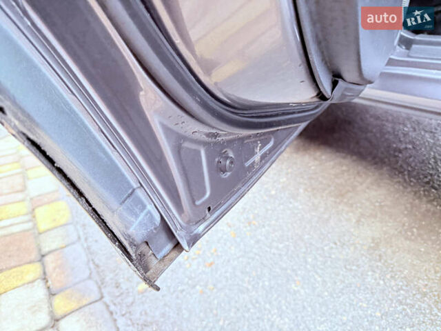 Серый Мицубиси Аутлендер, объемом двигателя 2.4 л и пробегом 240 тыс. км за 6900 $, фото 46 на Automoto.ua