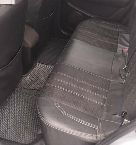 Серый Мицубиси Аутлендер, объемом двигателя 2.38 л и пробегом 204 тыс. км за 6100 $, фото 9 на Automoto.ua