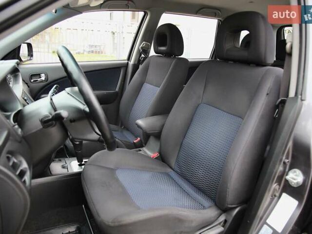 Серый Мицубиси Аутлендер, объемом двигателя 0 л и пробегом 240 тыс. км за 7200 $, фото 6 на Automoto.ua