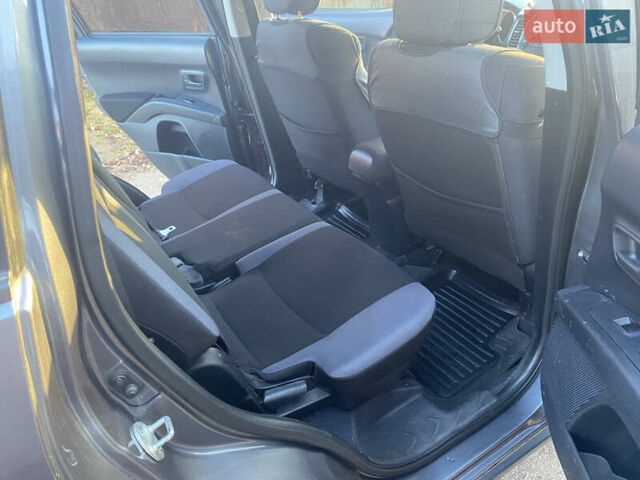 Серый Мицубиси Аутлендер, объемом двигателя 1.97 л и пробегом 257 тыс. км за 9000 $, фото 14 на Automoto.ua