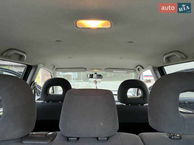 Серый Мицубиси Аутлендер, объемом двигателя 2 л и пробегом 196 тыс. км за 6450 $, фото 33 на Automoto.ua