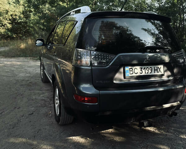 Сірий Міцубісі Аутлендер, об'ємом двигуна 2 л та пробігом 243 тис. км за 8600 $, фото 47 на Automoto.ua