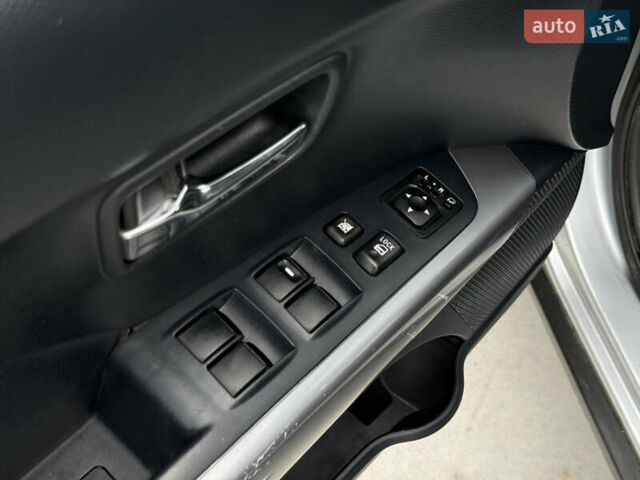 Серый Мицубиси Аутлендер, объемом двигателя 2 л и пробегом 299 тыс. км за 7750 $, фото 15 на Automoto.ua