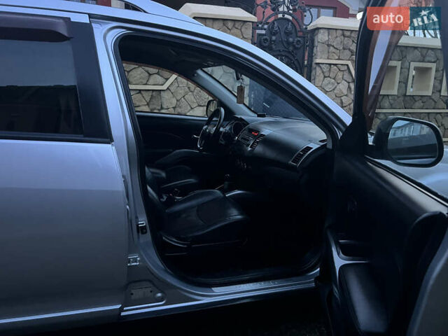 Серый Мицубиси Аутлендер, объемом двигателя 2.4 л и пробегом 236 тыс. км за 7600 $, фото 13 на Automoto.ua