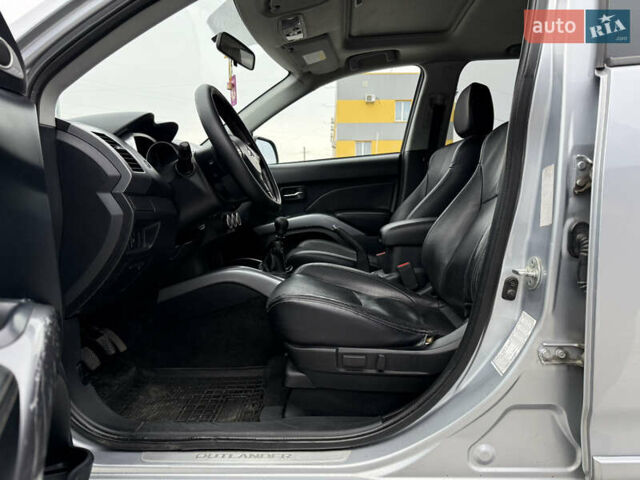 Серый Мицубиси Аутлендер, объемом двигателя 2 л и пробегом 299 тыс. км за 7750 $, фото 16 на Automoto.ua