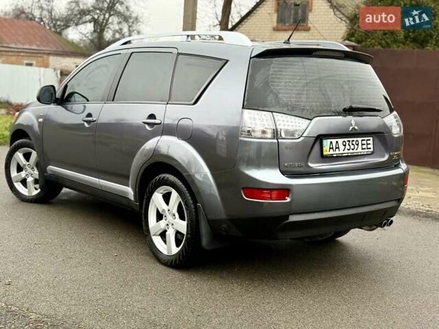 Сірий Міцубісі Аутлендер, об'ємом двигуна 3 л та пробігом 227 тис. км за 8900 $, фото 5 на Automoto.ua
