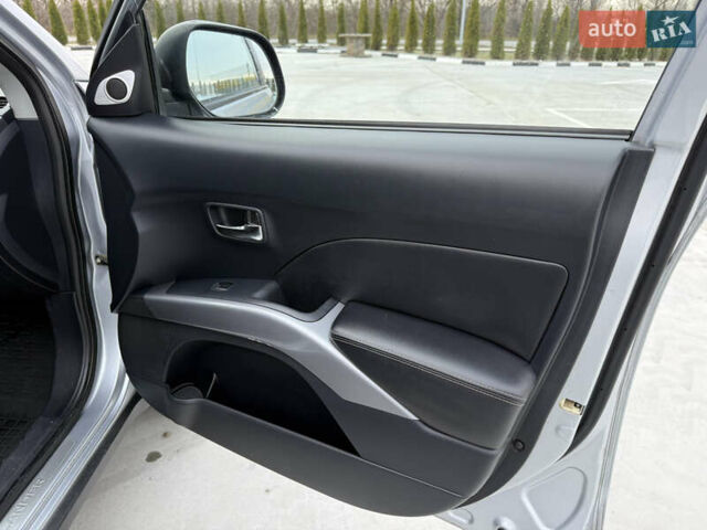 Серый Мицубиси Аутлендер, объемом двигателя 2 л и пробегом 299 тыс. км за 7750 $, фото 26 на Automoto.ua