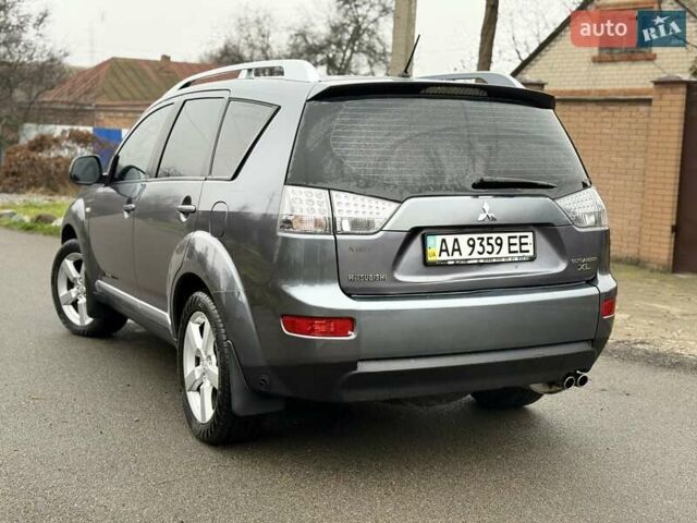Сірий Міцубісі Аутлендер, об'ємом двигуна 3 л та пробігом 227 тис. км за 8900 $, фото 7 на Automoto.ua