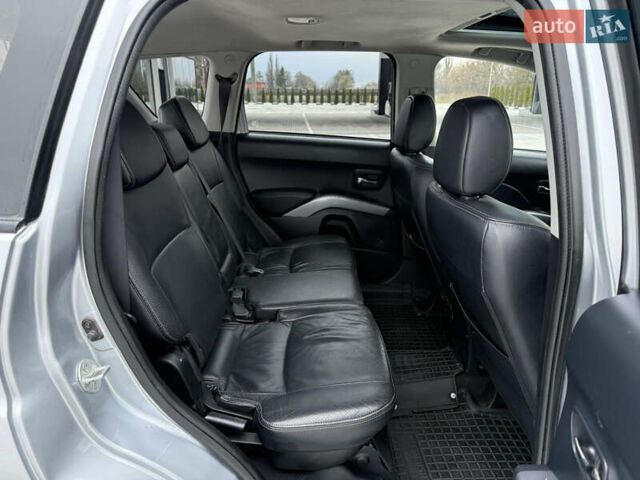 Серый Мицубиси Аутлендер, объемом двигателя 2 л и пробегом 299 тыс. км за 7750 $, фото 31 на Automoto.ua