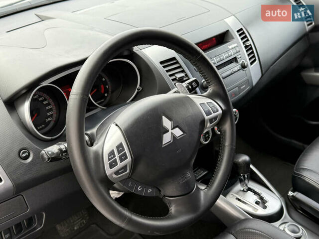 Міцубісі Аутлендер 2007 у Вінниці на Automoto.ua Сірий Міцубісі Аутлендер, об'ємом двигуна 2.4 л та пробігом 126 тис. км за 10500 $, фото 33 на Automoto.ua
