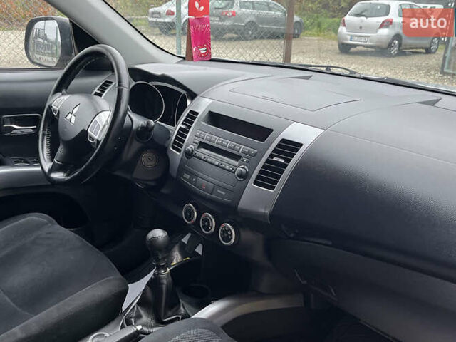 Серый Мицубиси Аутлендер, объемом двигателя 1.97 л и пробегом 310 тыс. км за 7600 $, фото 13 на Automoto.ua