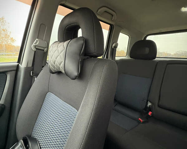 Серый Мицубиси Аутлендер, объемом двигателя 2.38 л и пробегом 238 тыс. км за 7450 $, фото 32 на Automoto.ua