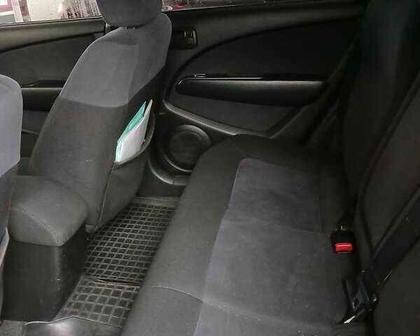 Сірий Міцубісі Аутлендер, об'ємом двигуна 2 л та пробігом 191 тис. км за 6500 $, фото 6 на Automoto.ua