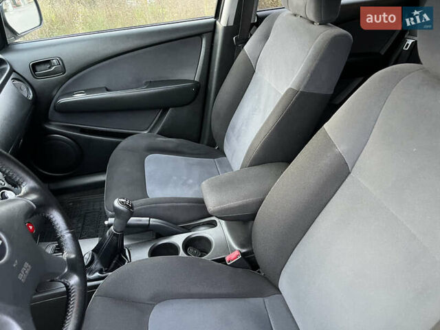 Сірий Міцубісі Аутлендер, об'ємом двигуна 2 л та пробігом 192 тис. км за 6400 $, фото 45 на Automoto.ua