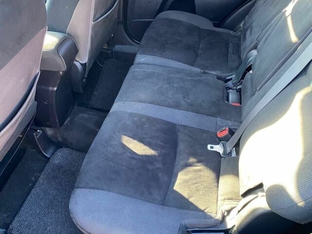 Серый Мицубиси Аутлендер, объемом двигателя 2 л и пробегом 400 тыс. км за 4700 $, фото 8 на Automoto.ua