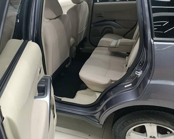 Сірий Міцубісі Аутлендер, об'ємом двигуна 2.36 л та пробігом 214 тис. км за 8500 $, фото 7 на Automoto.ua