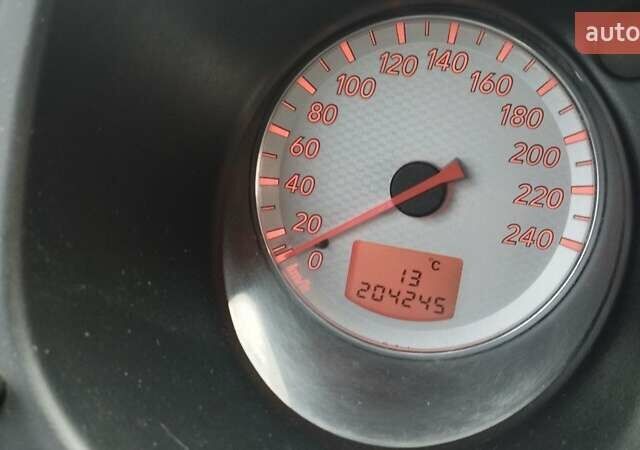 Серый Мицубиси Аутлендер, объемом двигателя 2.38 л и пробегом 204 тыс. км за 6100 $, фото 11 на Automoto.ua