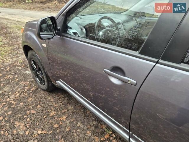 Сірий Міцубісі Аутлендер, об'ємом двигуна 3 л та пробігом 299 тис. км за 9000 $, фото 11 на Automoto.ua