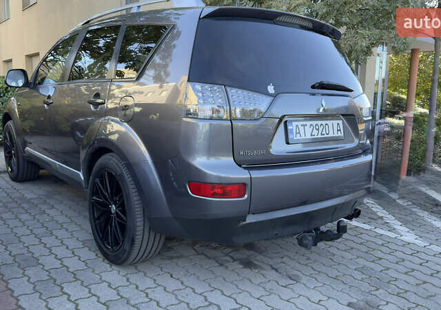 Серый Мицубиси Аутлендер, объемом двигателя 1.97 л и пробегом 260 тыс. км за 10900 $, фото 18 на Automoto.ua