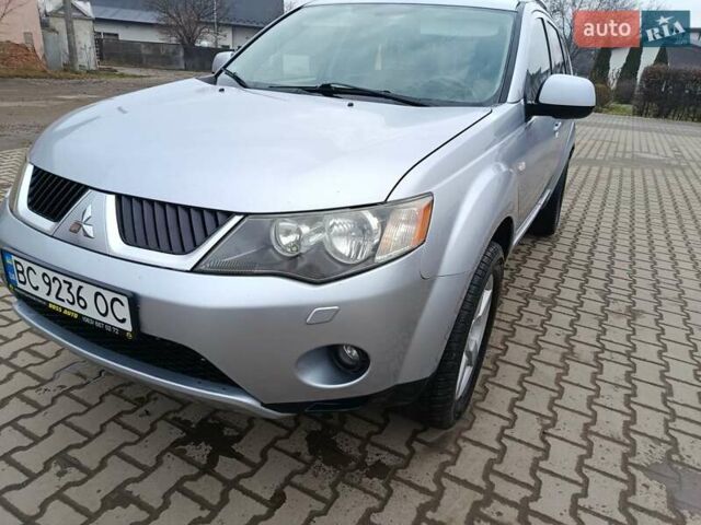 Серый Мицубиси Аутлендер, объемом двигателя 2 л и пробегом 332 тыс. км за 7650 $, фото 9 на Automoto.ua