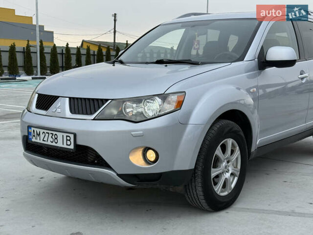 Серый Мицубиси Аутлендер, объемом двигателя 2 л и пробегом 299 тыс. км за 7750 $, фото 10 на Automoto.ua