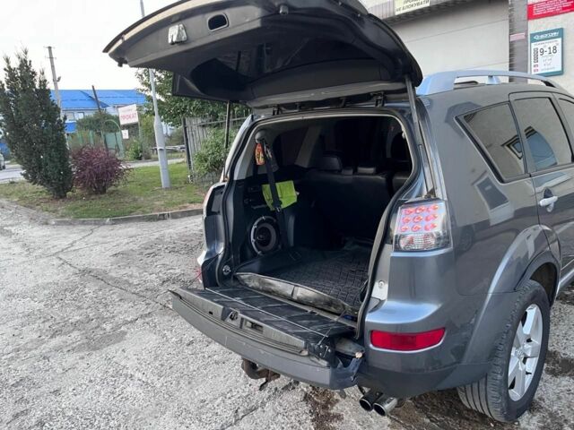 Міцубісі Аутлендер 2007 у Петропавловке на Automoto.ua Сірий Міцубісі Аутлендер, об'ємом двигуна 2 л та пробігом 320 тис. км за 4700 $, фото 5 на Automoto.ua