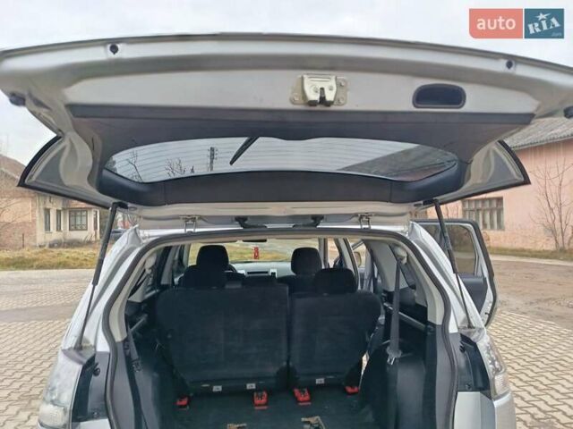 Серый Мицубиси Аутлендер, объемом двигателя 2 л и пробегом 332 тыс. км за 7650 $, фото 2 на Automoto.ua