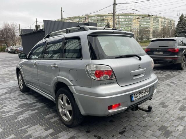 Серый Мицубиси Аутлендер, объемом двигателя 0 л и пробегом 280 тыс. км за 5800 $, фото 5 на Automoto.ua
