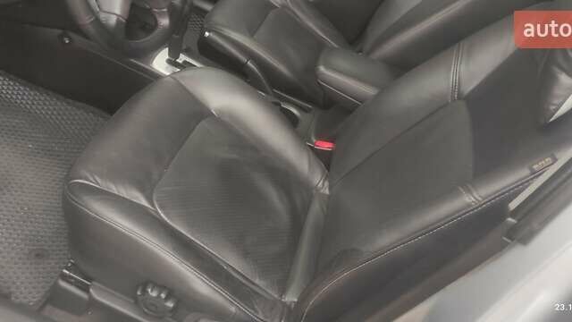 Сірий Міцубісі Аутлендер, об'ємом двигуна 2.38 л та пробігом 200 тис. км за 6550 $, фото 5 на Automoto.ua